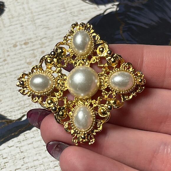 Vintage Regal Gold Tone Brooch with Faux Pearls - Picture 2 of 6
